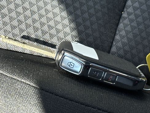Certified 2025 Kia Soul LX w/ LX Technology Package FWD image 27
