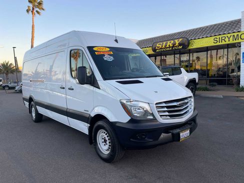 Used 2015 Freightliner Sprinter 2500 image 1