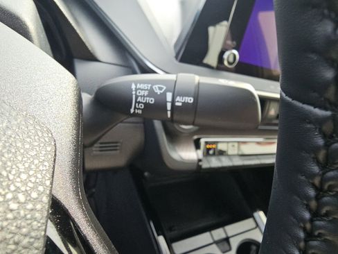 Used 2024 Toyota Prius XLE image 13