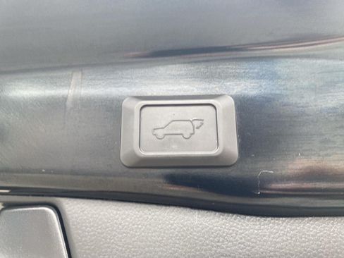 Used 2025 Toyota RAV4 XLE w/ Convenience Package AWD/4WD image 14