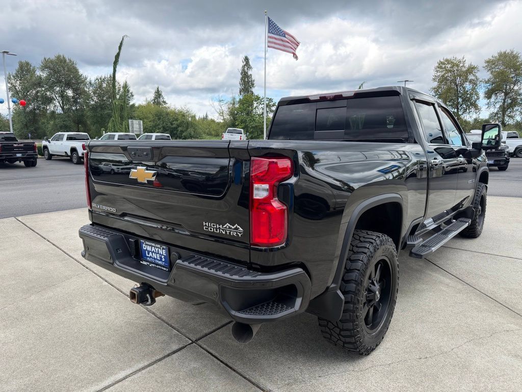 Used 2022 Chevrolet Silverado 2500 High Country w/ Technology Package AWD/4WD image 6