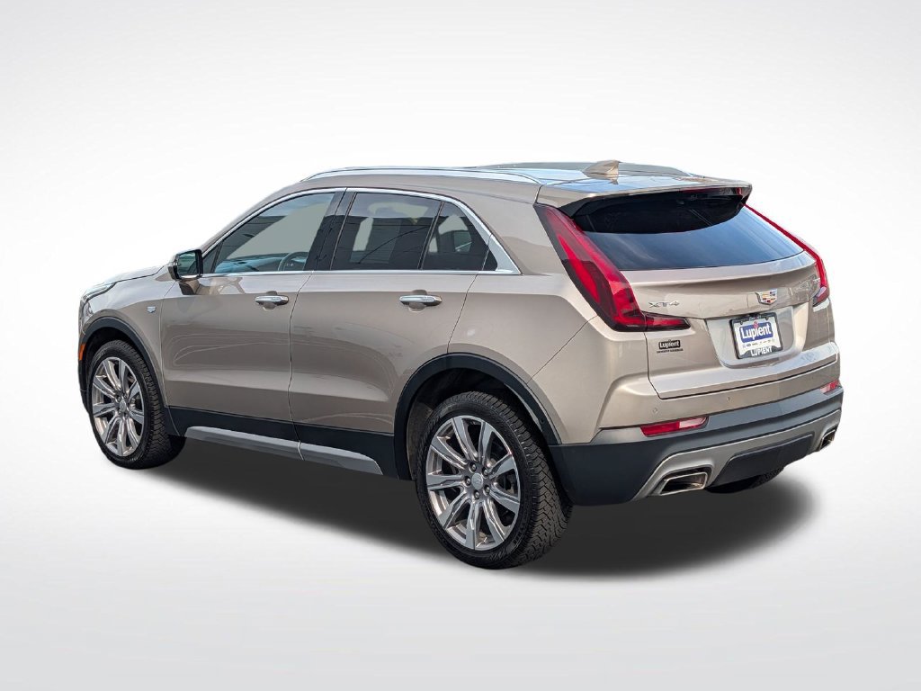 Used 2022 Cadillac XT4 Premium Luxury w/ Enhanced Visibility Package FWD image 10