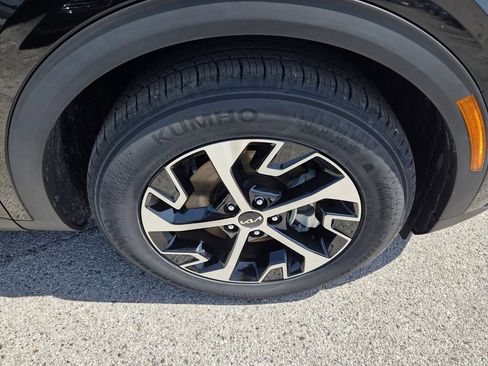 Used 2024 Kia Sportage EX image 17