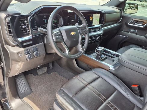 Used 2024 Chevrolet Silverado 1500 High Country w/ Technology Package AWD/4WD image 23