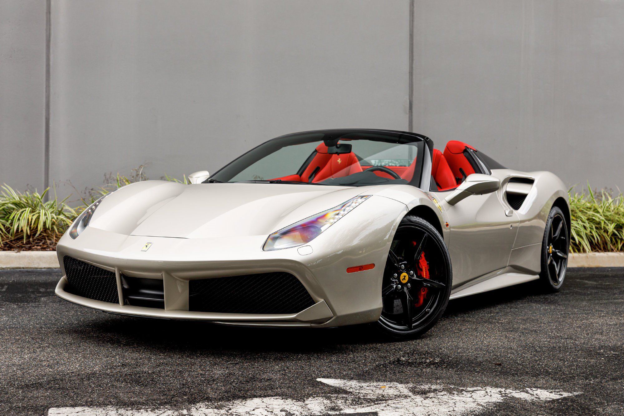 Used 2018 Ferrari 488 Spider RWD image 10