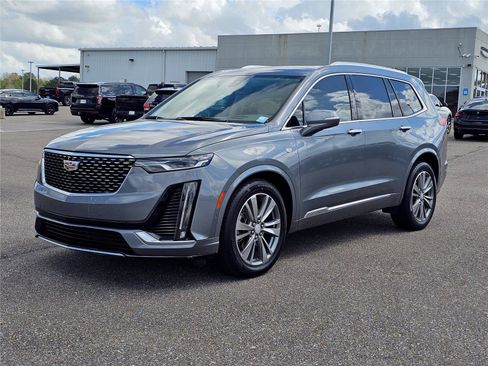 Used 2022 Cadillac XT6 Premium Luxury w/ Technology Package FWD image 1
