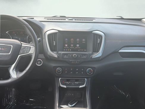 Used 2024 GMC Terrain SLE AWD/4WD image 4