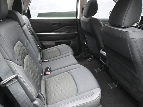 Used 2025 Nissan Pathfinder SV AWD/4WD image 33