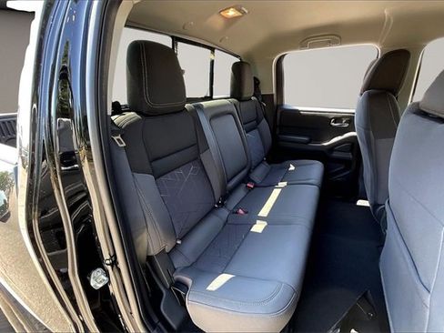 New 2025 Nissan Frontier SV w/ SV Convenience Package image 9