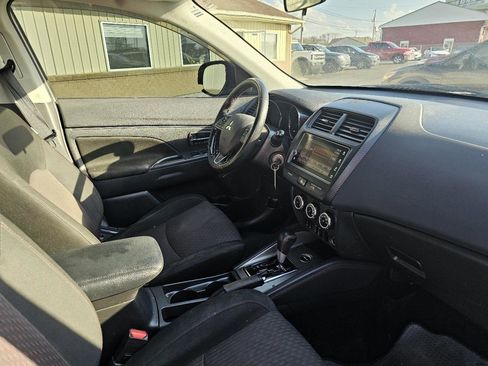 Used 2019 Mitsubishi Outlander Sport ES image 17