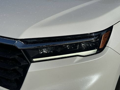 Used 2025 Honda Pilot EX-L image 11