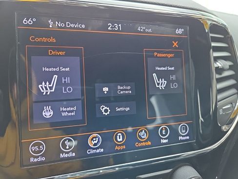 Used 2019 Jeep Grand Cherokee Altitude image 44