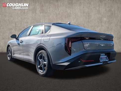 New 2025 Kia K4 LXS image 5