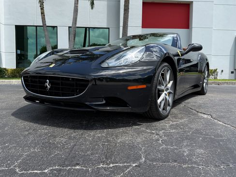 Used 2012 Ferrari California image 4