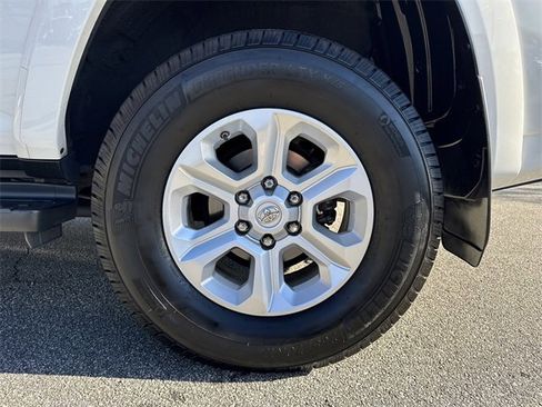 Used 2016 Toyota 4Runner SR5 image 19