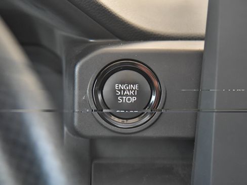 Used 2025 Toyota Tacoma SR5 AWD/4WD image 29