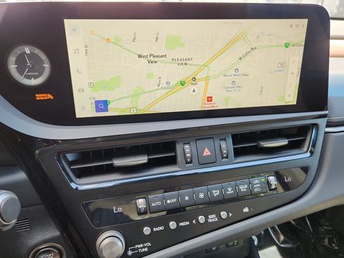 Used 2024 Lexus ES 350 w/ Premium Package FWD image 26