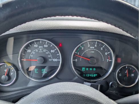 Used 2017 Jeep Wrangler Unlimited Sport w/ Connectivity Group AWD/4WD image 13