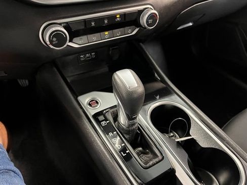 Used 2024 Nissan Altima 2.5 SV FWD image 30