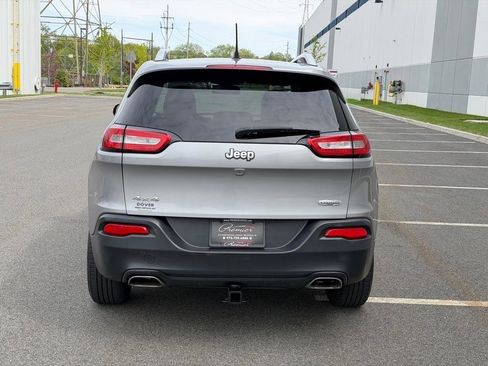 Used 2015 Jeep Cherokee Latitude w/ Cold Weather Group AWD/4WD image 7