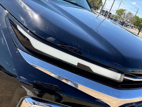 Used 2025 Chevrolet Traverse LT AWD/4WD image 28