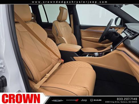 Certified 2024 Jeep Grand Cherokee Summit AWD/4WD image 13