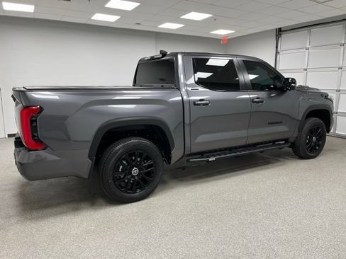 Used 2024 Toyota Tundra Limited AWD/4WD image 11