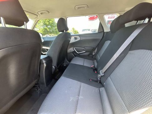 Used 2022 Kia Soul LX FWD image 11