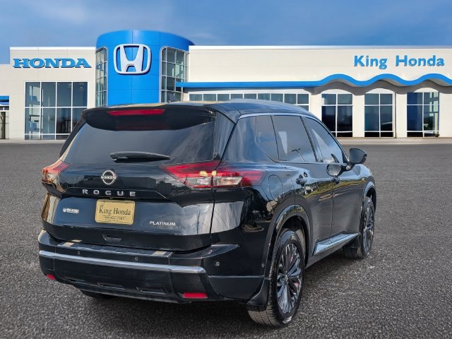Used 2024 Nissan Rogue Platinum w/ Platinum Premium Package FWD image 8