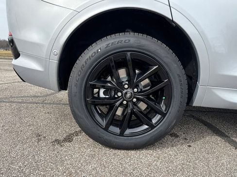 Used 2025 Land Rover Discovery Sport S image 27