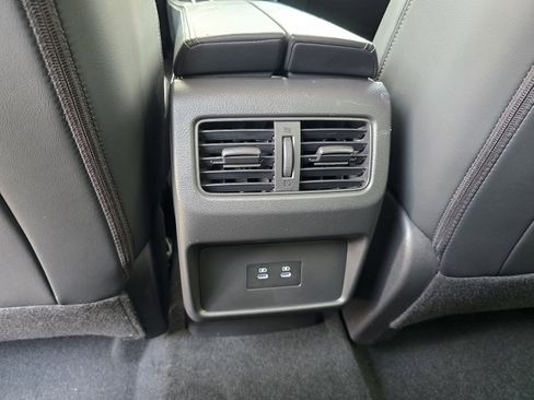 Used 2024 Nissan Rogue Platinum AWD/4WD image 24