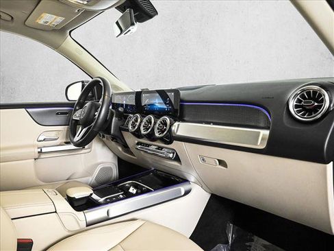 Certified 2022 Mercedes-Benz GLB 250 image 24