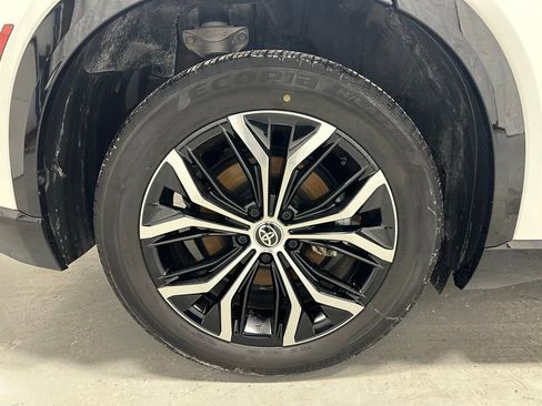 Used 2025 Toyota Crown Signia image 67