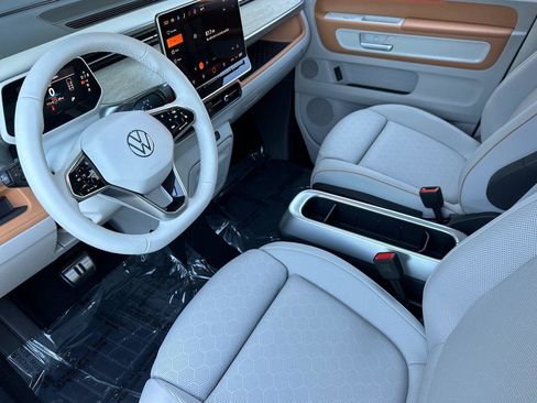 New 2025 Volkswagen ID. Buzz 1st Edition image 9