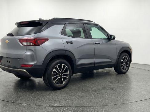 Used 2025 Chevrolet TrailBlazer LT image 9