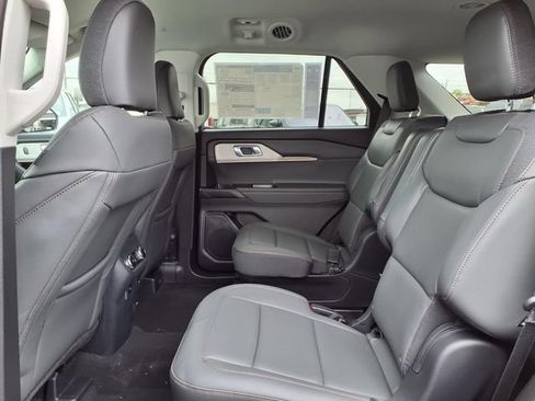 New 2026 Ford Explorer Active w/ Active Comfort Package RWD image 8