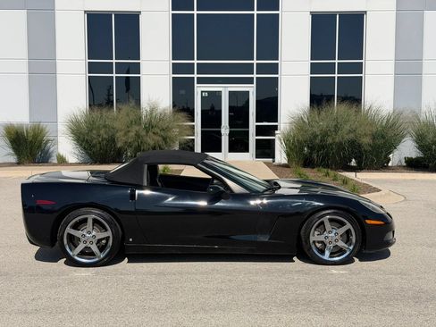Used 2007 Chevrolet Corvette Convertible w/ Preferred Equipment Group RWD image 4