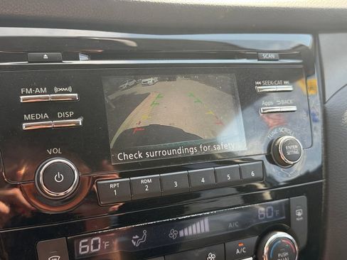 Used 2015 Nissan Rogue SV AWD/4WD image 27