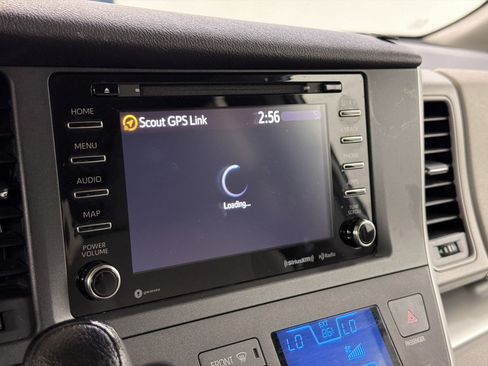 Used 2020 Toyota Sienna LE w/ Carpet Mat Package FWD image 24