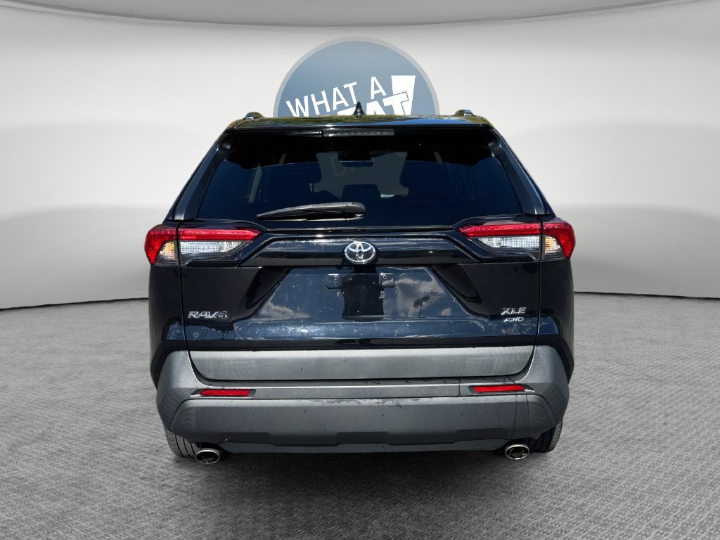 Used 2021 Toyota RAV4 XLE AWD/4WD image 5