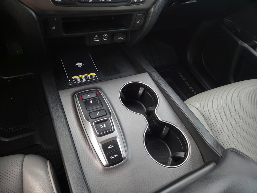 Certified 2025 Honda Passport EX-L image 12