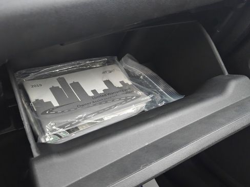 Used 2019 Chevrolet Equinox LT image 36