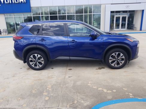 Used 2023 Nissan Rogue SV image 8