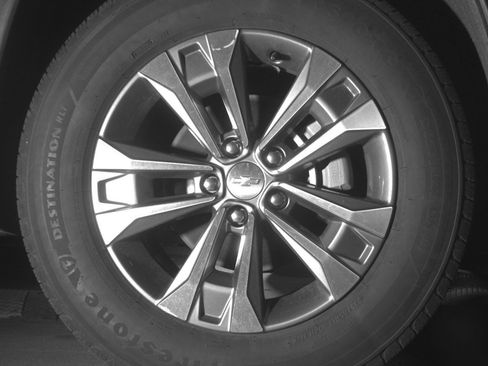 Used 2025 Chevrolet Equinox LT FWD image 13