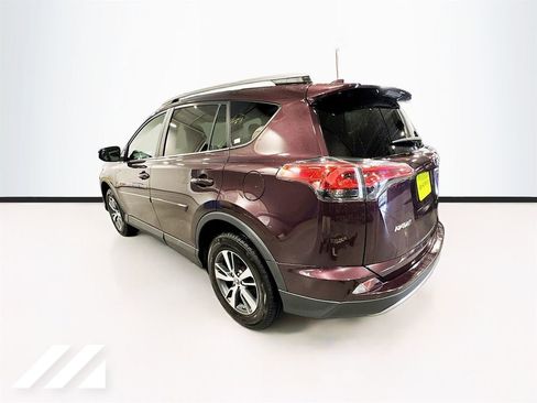 Used 2017 Toyota RAV4 XLE AWD/4WD image 7