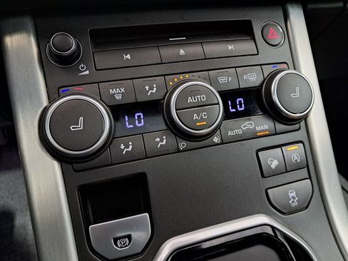 Used 2017 Land Rover Range Rover Evoque HSE Dynamic image 32