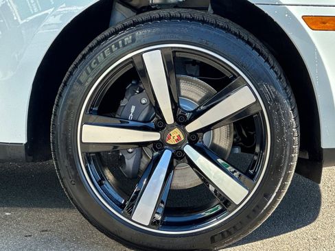New 2026 Porsche Macan image 42