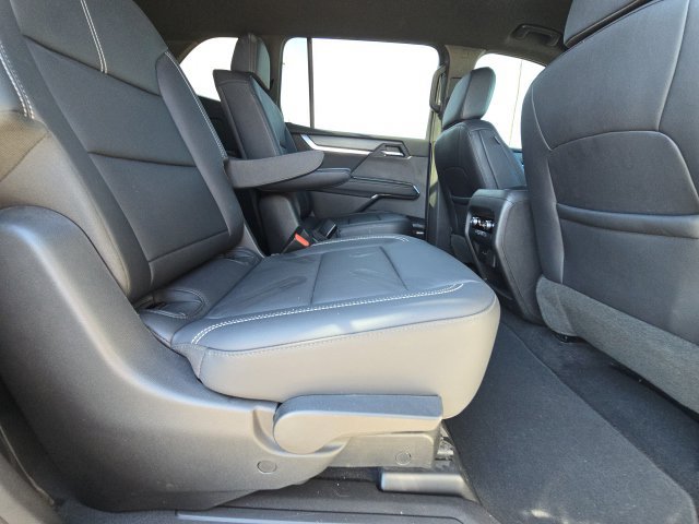 Used 2024 GMC Acadia Elevation AWD/4WD image 16