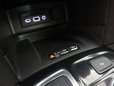 Used 2022 Chevrolet Equinox Premier image 51