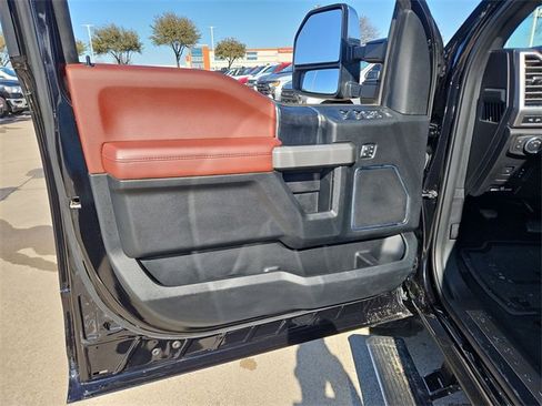 Used 2021 Ford F250 Platinum w/ FX4 Off-Road Package image 23